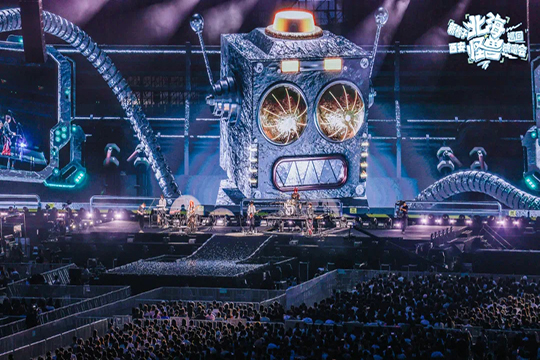 燃爆双城！PG国际大屏助力房东的猫、新裤子乐队打造璀璨视听盛宴